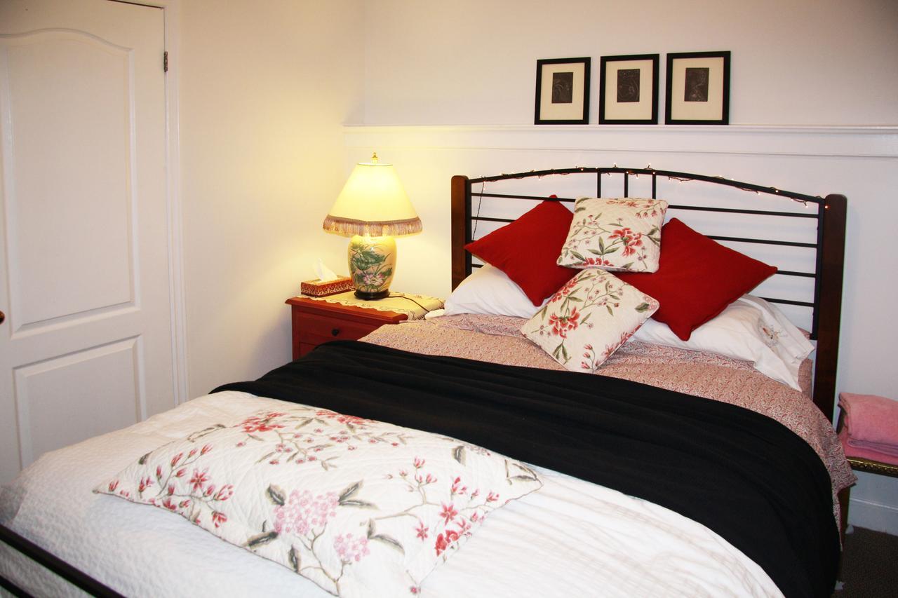 2 Moon Cottage Niagara-on-the-Lake Екстер'єр фото